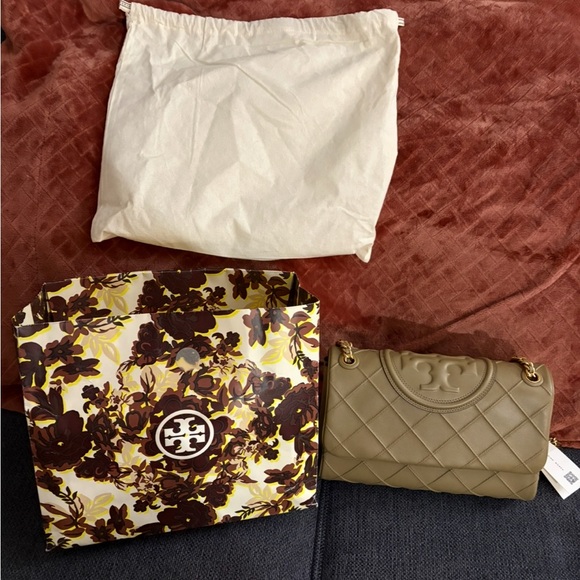 Brand New Tory Burch large Fleming Bag - Picture 4 of 6